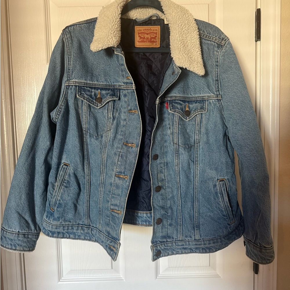 Levi's Light Blue Denim Jacket with Cream Sherpa Collar